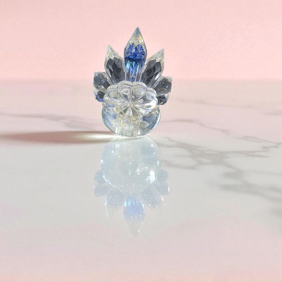 Elegant Blue and Silver Crystal Jewelry Piece - Picture 3 of 3